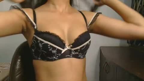 Snapshot of ziyaa_1 chatting on 06.22.26 Ziyaa online show from 06.22.26