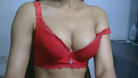 Snapshot of ziyaa_1 chatting on 07.18.26 Ziyaa online show from 07.18.26