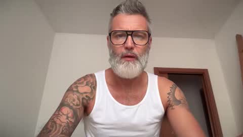 Snapshot of zkopa69 chatting on 10.18.25 zkopa69 online show from 10.18.25