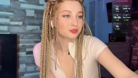 Snapshot of zoe__0 chatting on 03.09.25 Zoe online show from 03.09.25