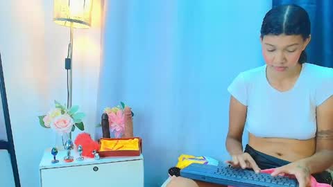 Snapshot of zoe_blake1 chatting on 05.07.26 Zoe Blake online show from 05.07.26