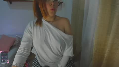 Snapshot of zoe_brk chatting on 04.27.26 zoe brk online show from 04.27.26