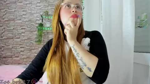 Snapshot of zoe_brk chatting on 06.12.26 zoe brk online show from 06.12.26