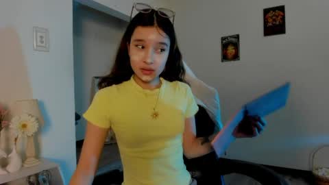 Snapshot of zoe_dear chatting on 04.29.26 zoe_dear online show from 04.29.26