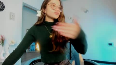 Snapshot of zoe_dear chatting on 05.12.26 zoe_dear online show from 05.12.26