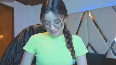 Snapshot of zoe_dear chatting on 06.03.26 zoe_dear online show from 06.03.26