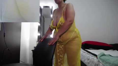 Snapshot of zoe_hotxxx chatting on 02.19.25 zoe hotxxx online show from 02.19.25
