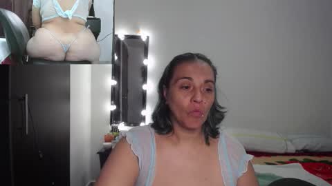 Snapshot of zoe_hotxxx chatting on 09.24.25 zoe hotxxx online show from 09.24.25