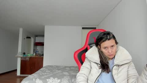 Snapshot of zoe_jeane_beker chatting on 04.05.26 ZOE online show from 04.05.26