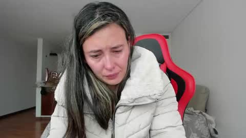 Snapshot of zoe_jeane_beker chatting on 04.10.26 ZOE online show from 04.10.26