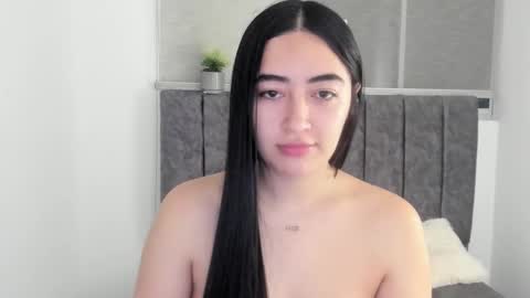 Snapshot of zoe_jones7 chatting on 10.19.25 zoe_jones7 online show from 10.19.25