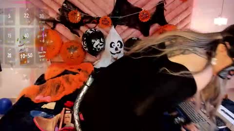 SWEET ZOE online show from 10.25.25