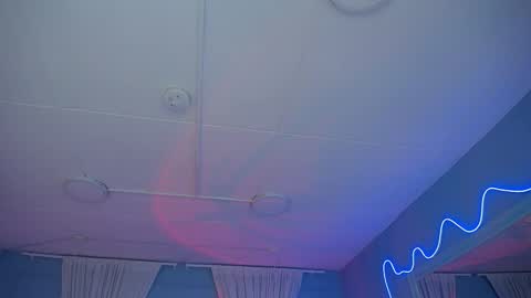 Zoe Lynch online show from 12.16.25