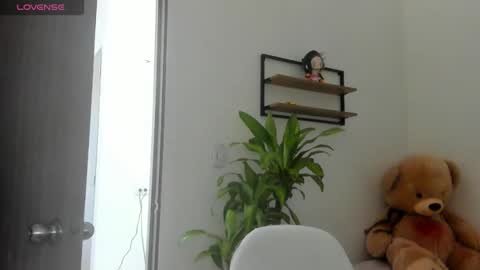 zoe_maddison19 online show from 12.17.25