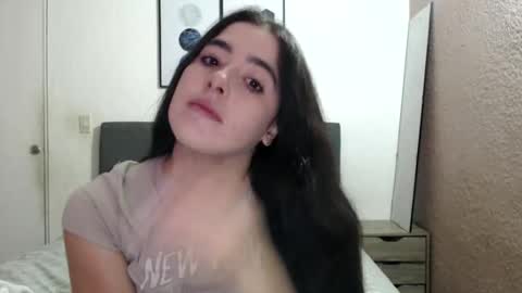 Snapshot of zoe_mill33r chatting on 03.12.25 Zoe online show from 03.12.25