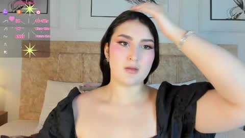 Snapshot of zoe_moon__ chatting on 05.18.26 zoe_moon__ online show from 05.18.26