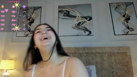 Snapshot of zoe_moon__ chatting on 05.19.26 zoe_moon__ online show from 05.19.26
