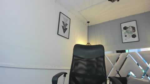 Snapshot of zoe_moreau chatting on 01.15.26 zoe_moreau online show from 01.15.26