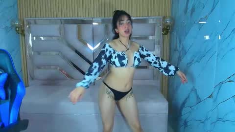 Zoe  online show from 11.21.25