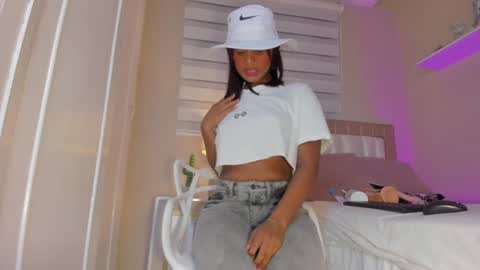 Hi guys i am Zoe  online show from 02.05.25