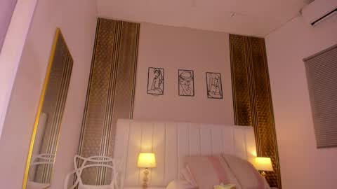 Hi guys i am Zoe  online show from 03.12.26