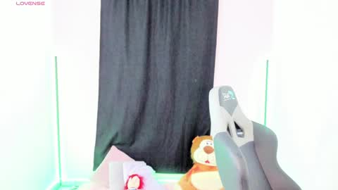 zoe_sullivan_ online show from 12.31.24