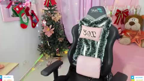 zoe_sullivan_ online show from 11.24.25