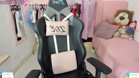 Snapshot of zoe_sullivan_ chatting on 01.19.26 zoe_sullivan_ online show from 01.19.26