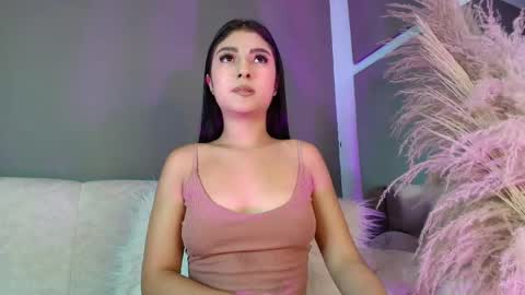 Snapshot of zoee_8 chatting on 05.21.26 ZOE online show from 05.21.26