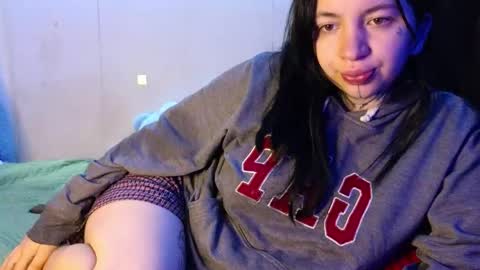 Snapshot of zoee_jhonnyy chatting on 05.21.26 zoee jhonnyy online show from 05.21.26