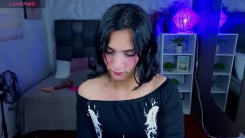 Snapshot of zoee_kiss_ chatting on 07.16.26 ZOE online show from 07.16.26