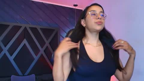 Snapshot of zoee_martins_ chatting on 04.18.26 Zoe 3 online show from 04.18.26