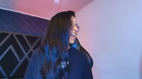Snapshot of zoee_martins_ chatting on 04.19.26 Zoe 3 online show from 04.19.26
