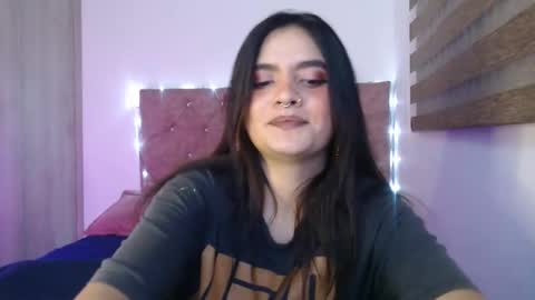 Snapshot of zoee_t chatting on 02.04.26 Zoee online show from 02.04.26
