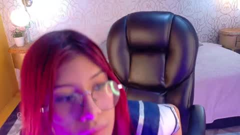 Snapshot of zoeecarter_ chatting on 04.17.26 zoeecarter_ online show from 04.17.26