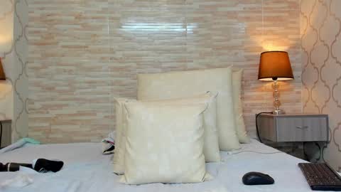 ZoeeSmitth online show from 12.21.24