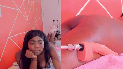 Snapshot of zoeethompson_cm chatting on 12.29.24    online show from 12.29.24