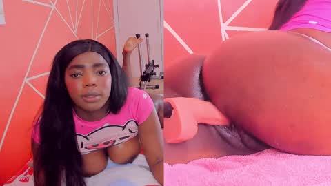 Snapshot of zoeethompson_cm chatting on 12.30.24    online show from 12.30.24