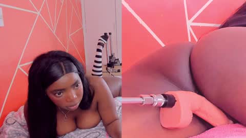 Snapshot of zoeethompson_cm chatting on 12.31.24    online show from 12.31.24