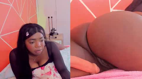 Snapshot of zoeethompson_cm chatting on 01.06.25    online show from 01.06.25
