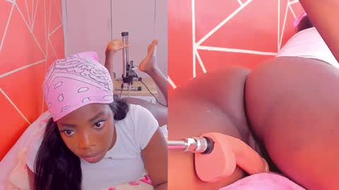 Snapshot of zoeethompson_cm chatting on 02.04.25    online show from 02.04.25