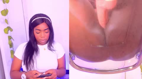 Snapshot of zoeethompson_cm chatting on 09.17.25    online show from 09.17.25