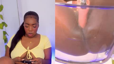 Snapshot of zoeethompson_cm chatting on 09.24.25    online show from 09.24.25