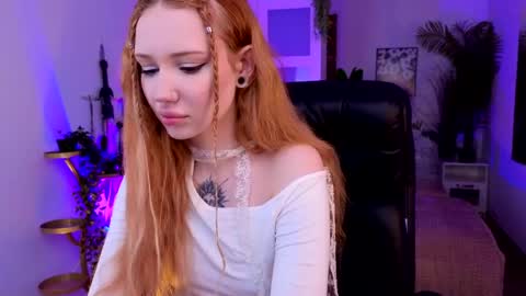 Snapshot of zoeford_ chatting on 04.03.26 ZOE online show from 04.03.26