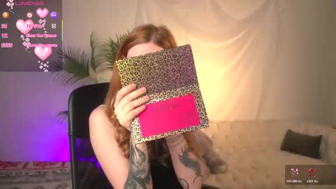 Snapshot of zoeford_ chatting on 05.19.26 ZOE online show from 05.19.26
