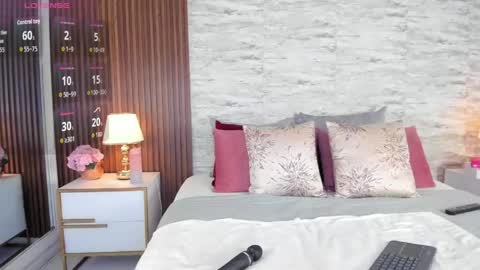 zoehiltonx online show from 05.09.26