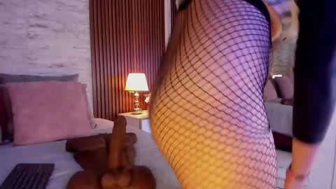 zoehiltonx online show from 06.05.26