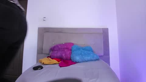 Yesenia online show from 01.07.25