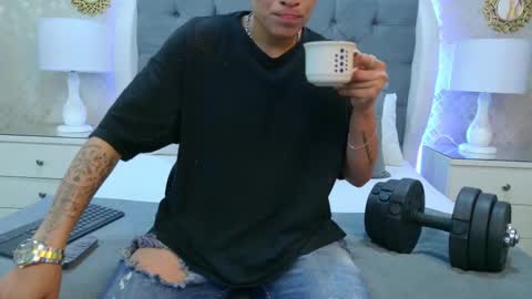 Zoe Krug online show from 11.14.25