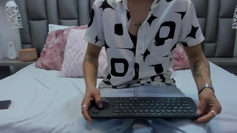 Zoe Krug online show from 02.21.26